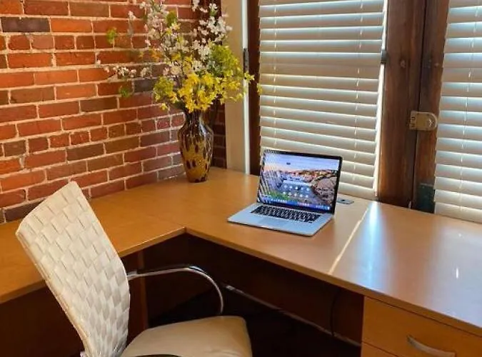 Premier Downtown Loft Building, Just Opened Holiday home Pensacola