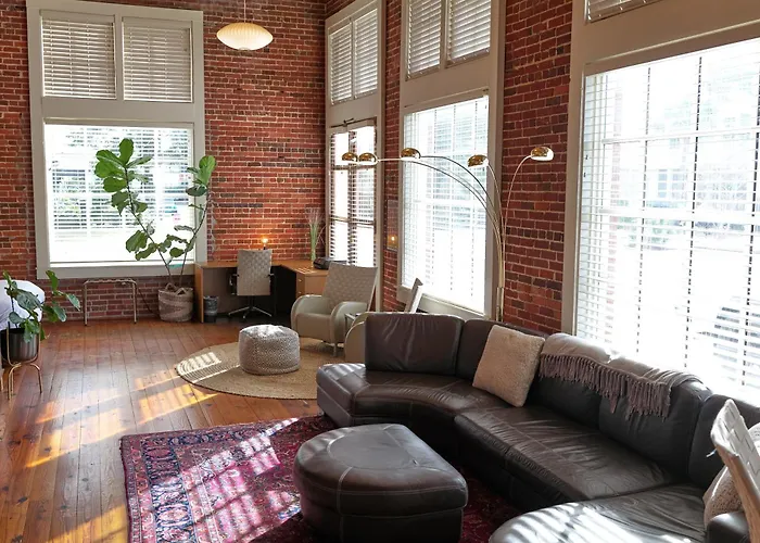 Premier Downtown Loft Building, Just Opened Holiday home *