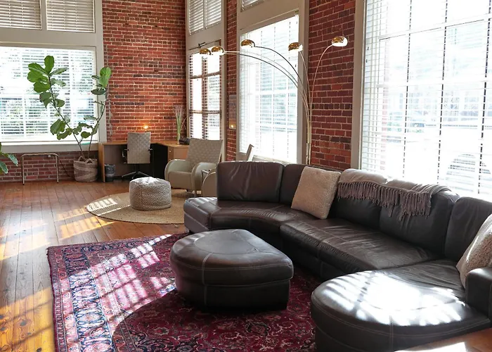 Holiday home Premier Downtown Loft Building, Just Opened Pensacola