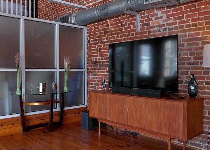 Premier Downtown Loft Building, Just Opened Holiday home