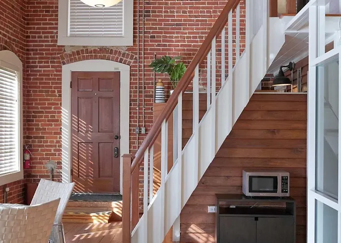 Premier Downtown Loft Building, Just Opened Holiday home